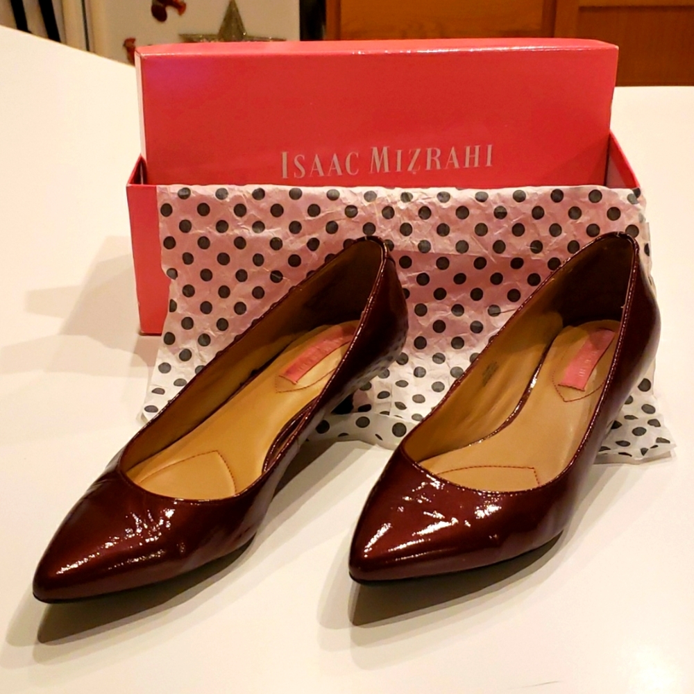 Isaac Mizrahi red patent leather kitten heel pumps